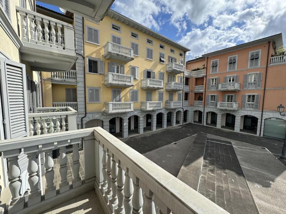 Galleria Degli Artisti Apartment Lucca Bagian luar foto